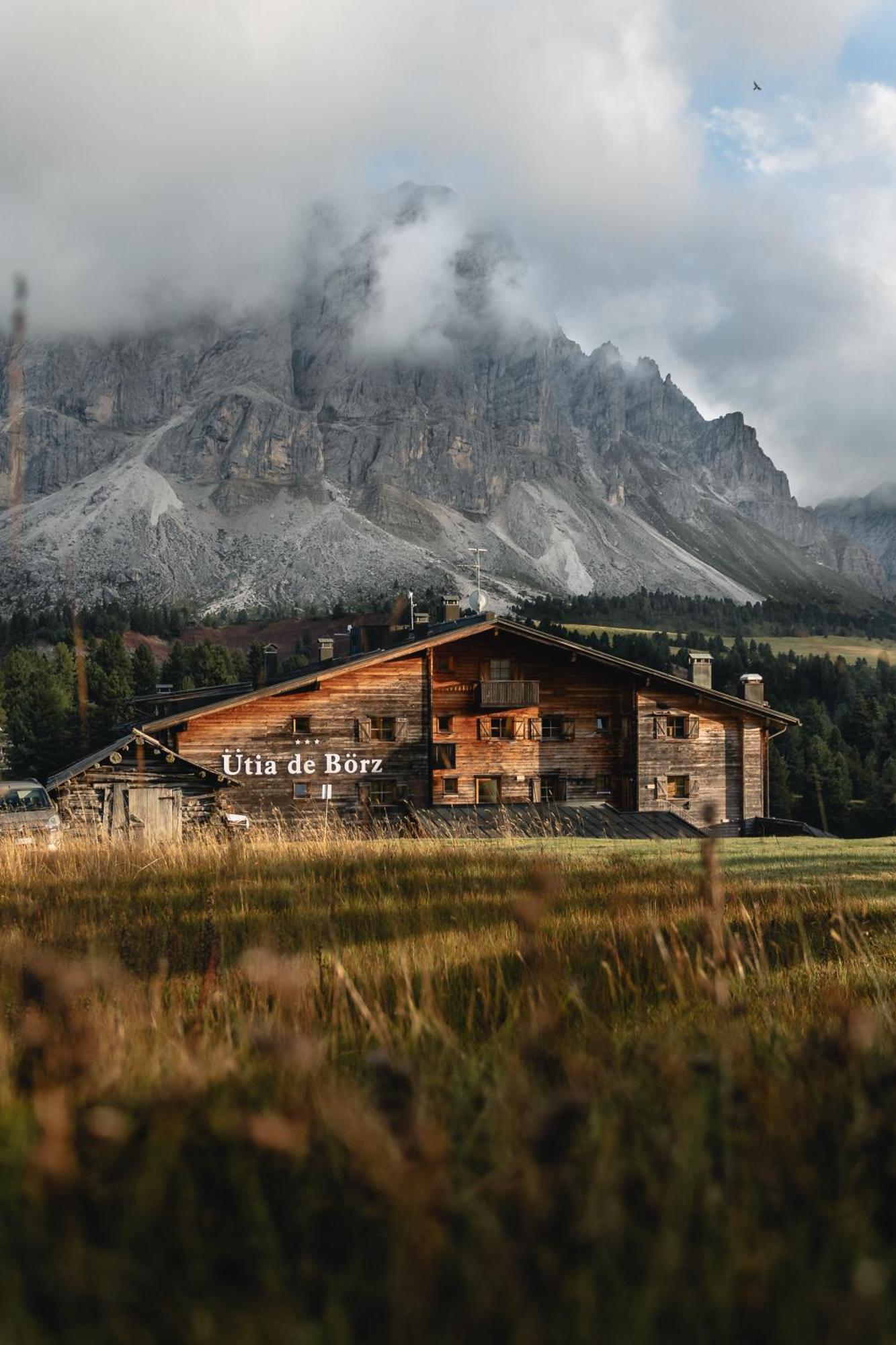 Uetia De Boerz Hotel San Martino in Badia Luaran gambar