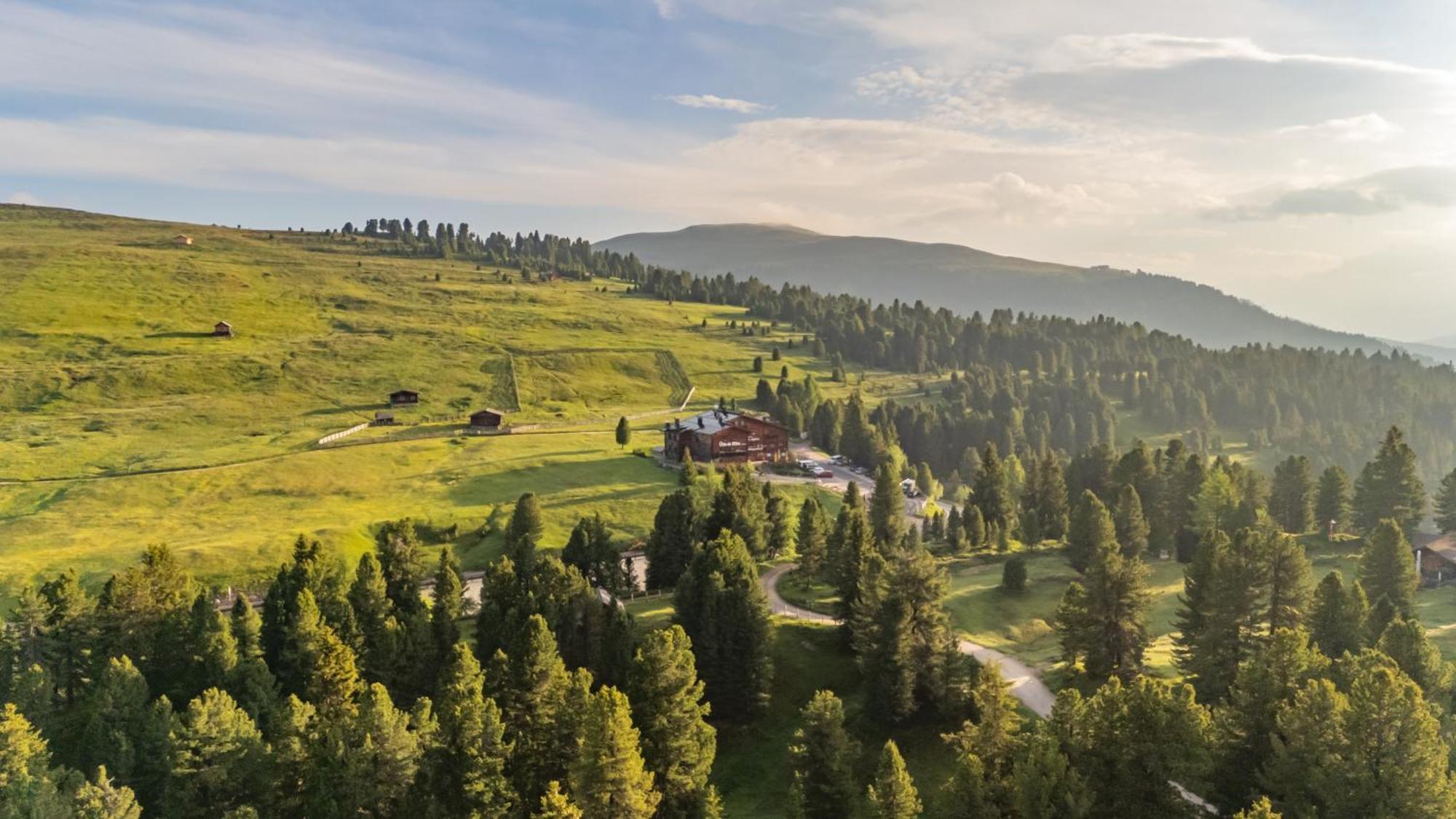 Uetia De Boerz Hotel San Martino in Badia Luaran gambar