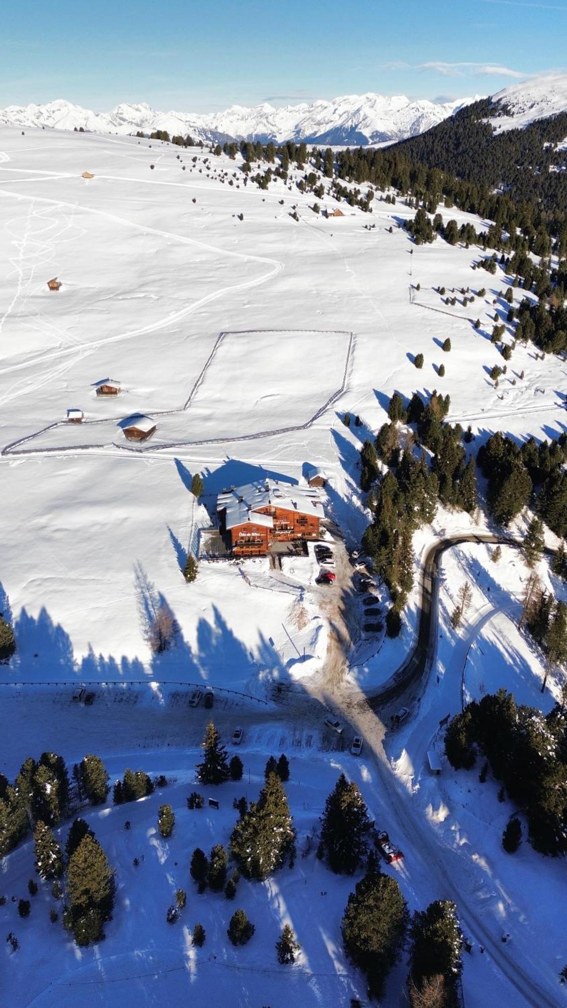 Uetia De Boerz Hotel San Martino in Badia Luaran gambar