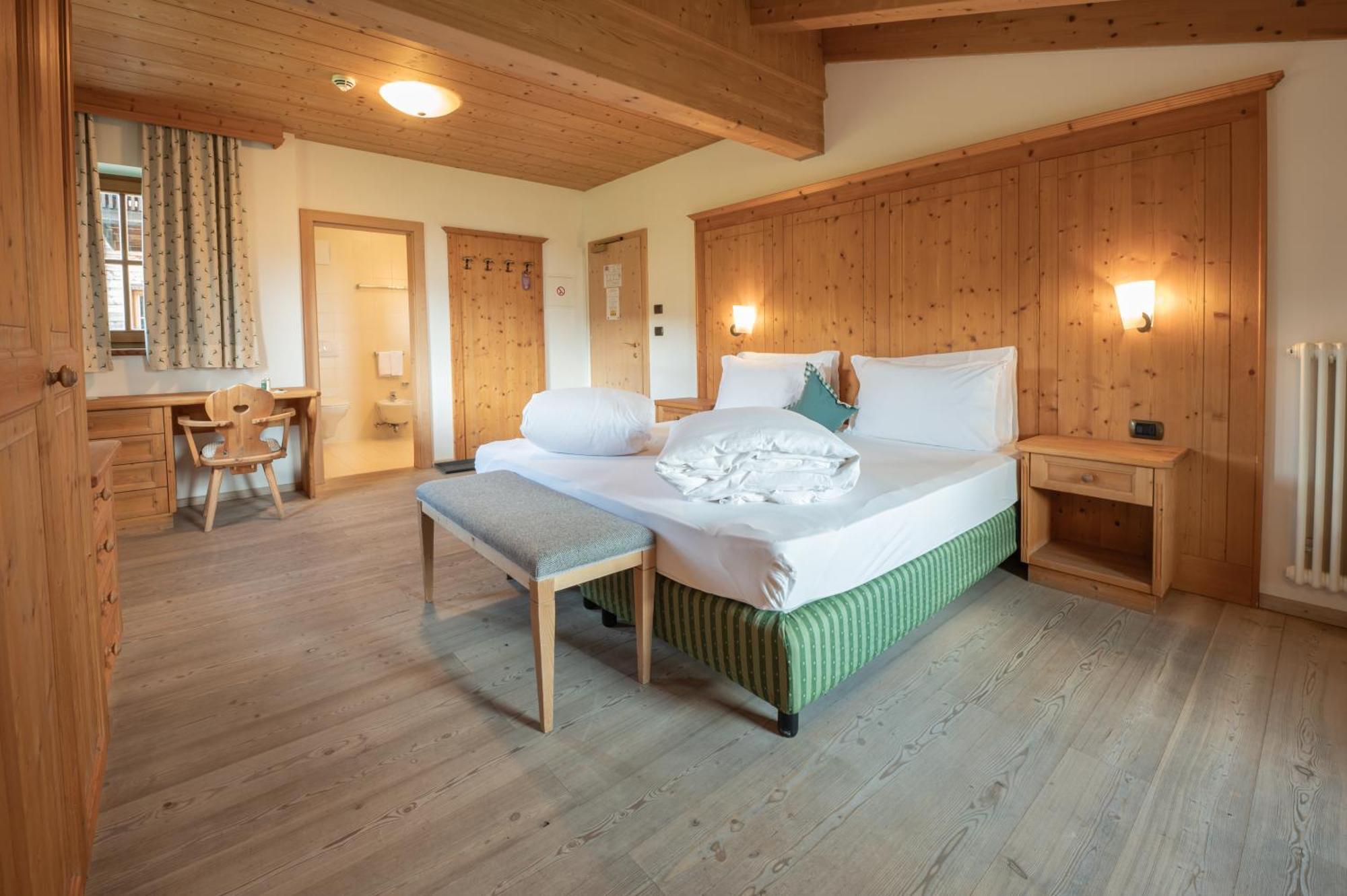 Uetia De Boerz Hotel San Martino in Badia Luaran gambar